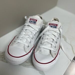 Converse All Star Low Top Chuck Taylors Sneakers Women’s Sz 9, White